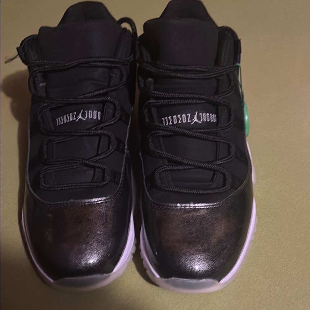 Black Sneakers with Modern Design and Glossy Finish